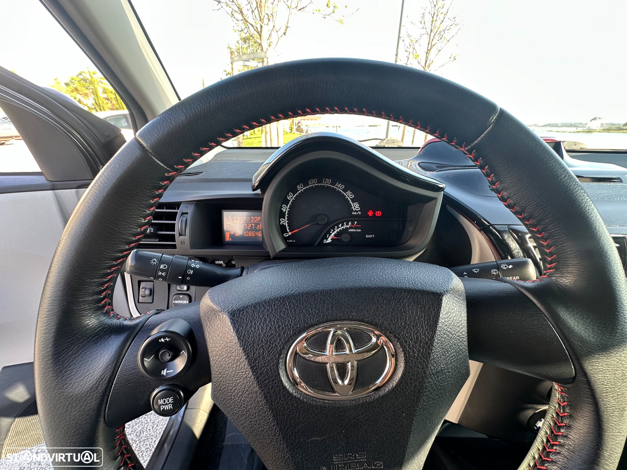 Toyota iQ 1.0 VVT-i - 4