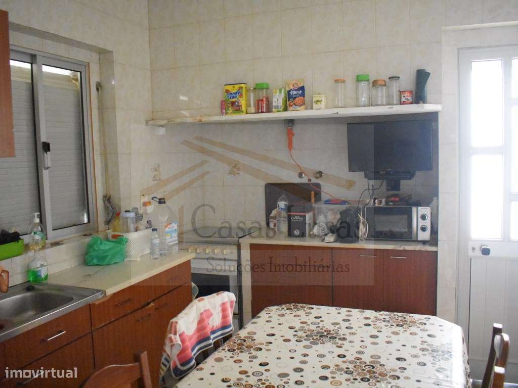 Moradia c/ anexos e Piscina - Grande imagem: 4/16