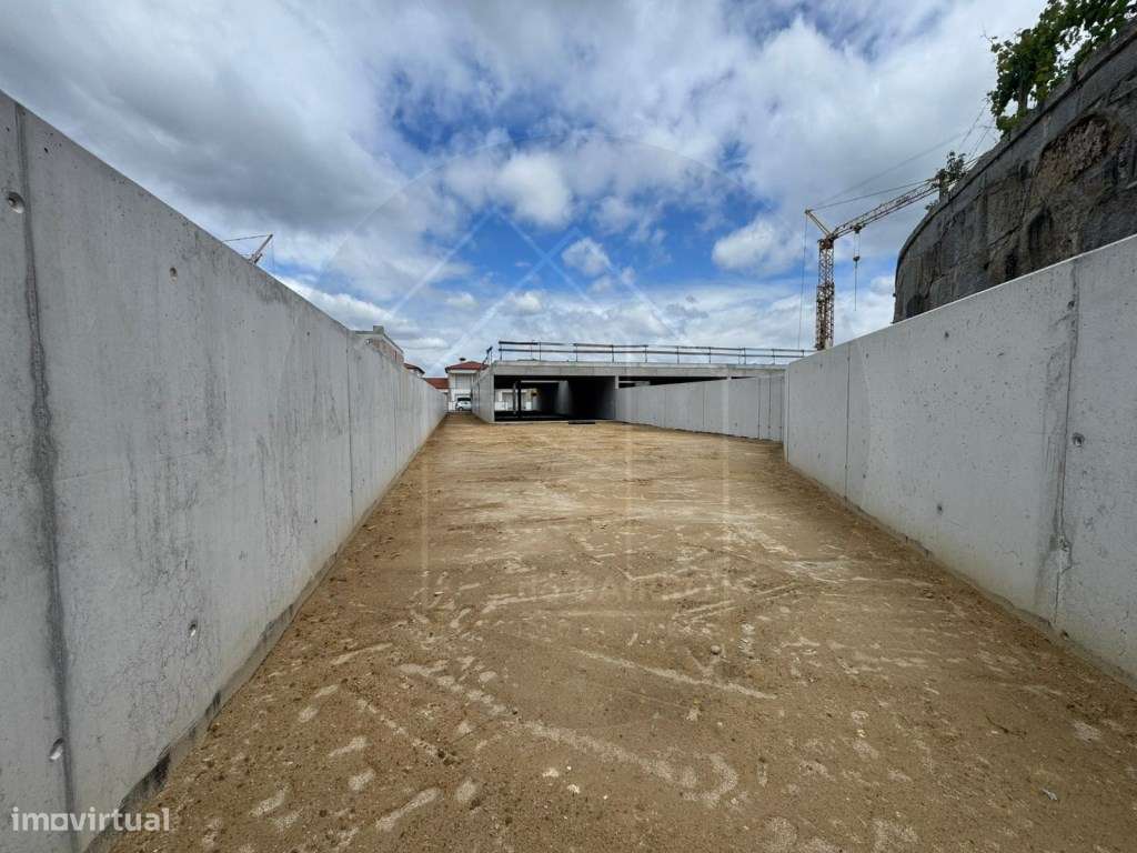 Moradia T3 Térrea de Arquitetura Contemporânea com Jardim Privativo...-23