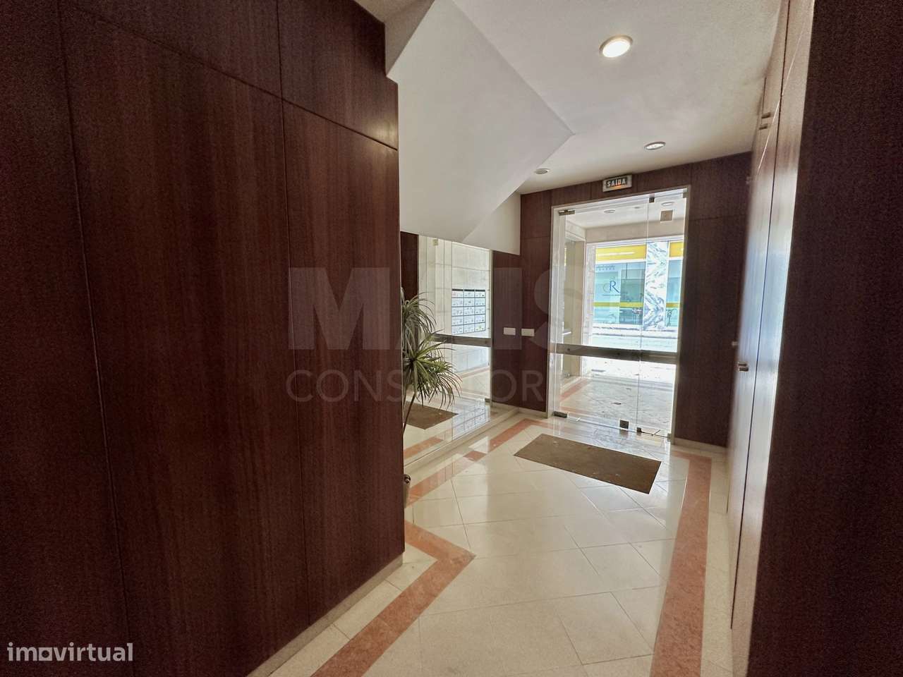 Apartamento T3 - 2º andar com elevador e lugar de garagem - Grande imagem: 4/37