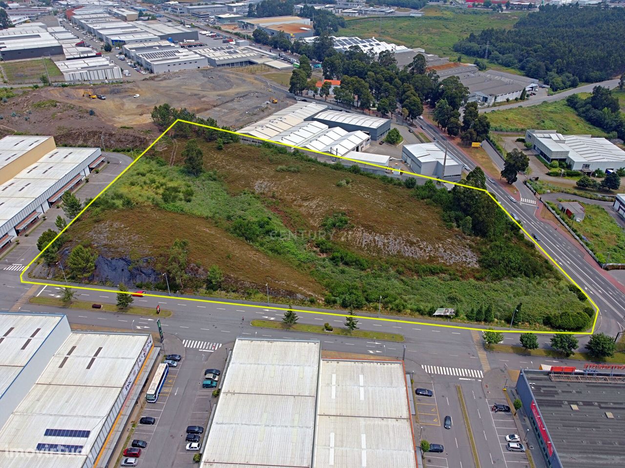 Terreno urbano para construção Industrial - Ribeirão, Vila Nova de Fam