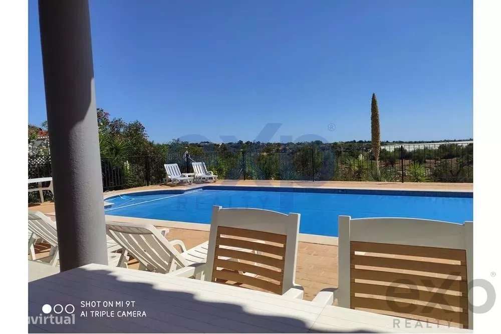 Moradia ampla e confortável com piscina e jardim maduro na primeira li - Grande imagem: 5/60