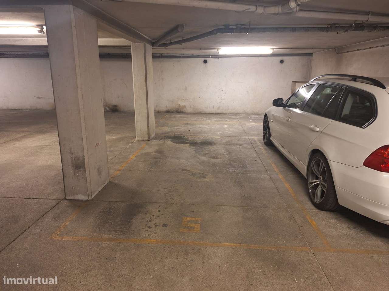 CPM25009 Lugar Garagem 5500€  Praceta Heróis Ultramar Vilar Andorinho-3