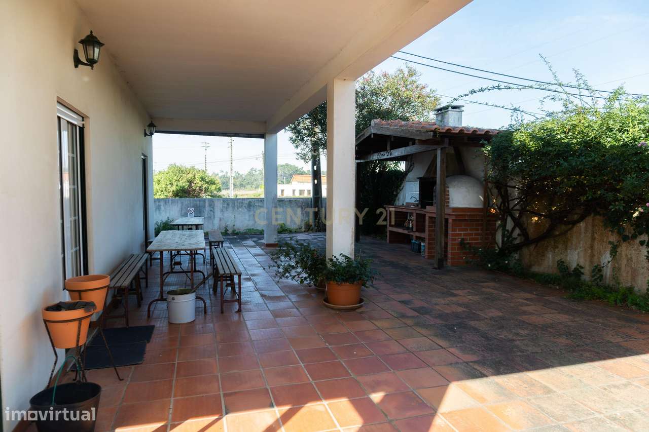 Oportunidade de investimento: edifício habitacional + piscina + terren-17