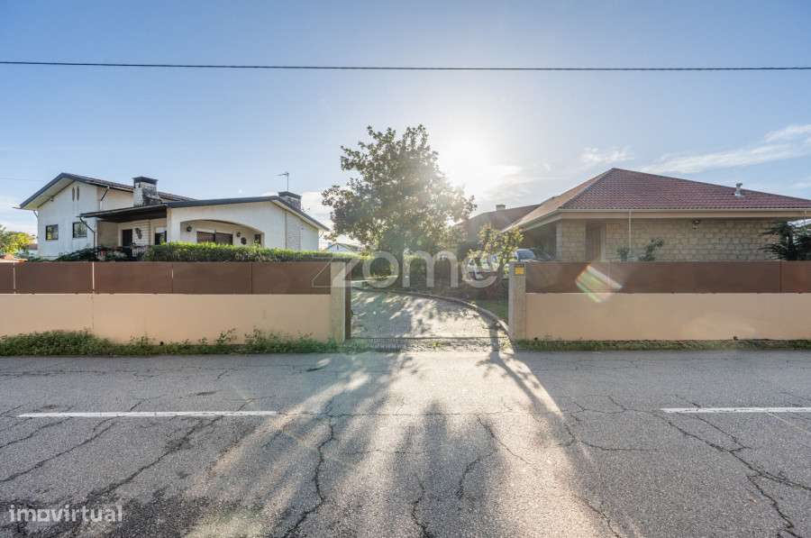 Moradia T3+1 Independente em Loureiro, Oliveira de Azeméis - Grande imagem: 5/46