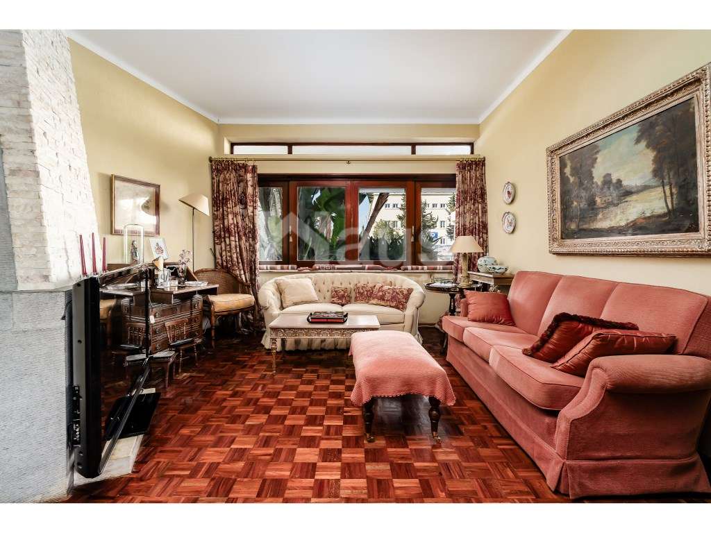 Moradia de 12 assoalhadas, frente ao parque municipal do Montijo - Grande imagem: 4/59