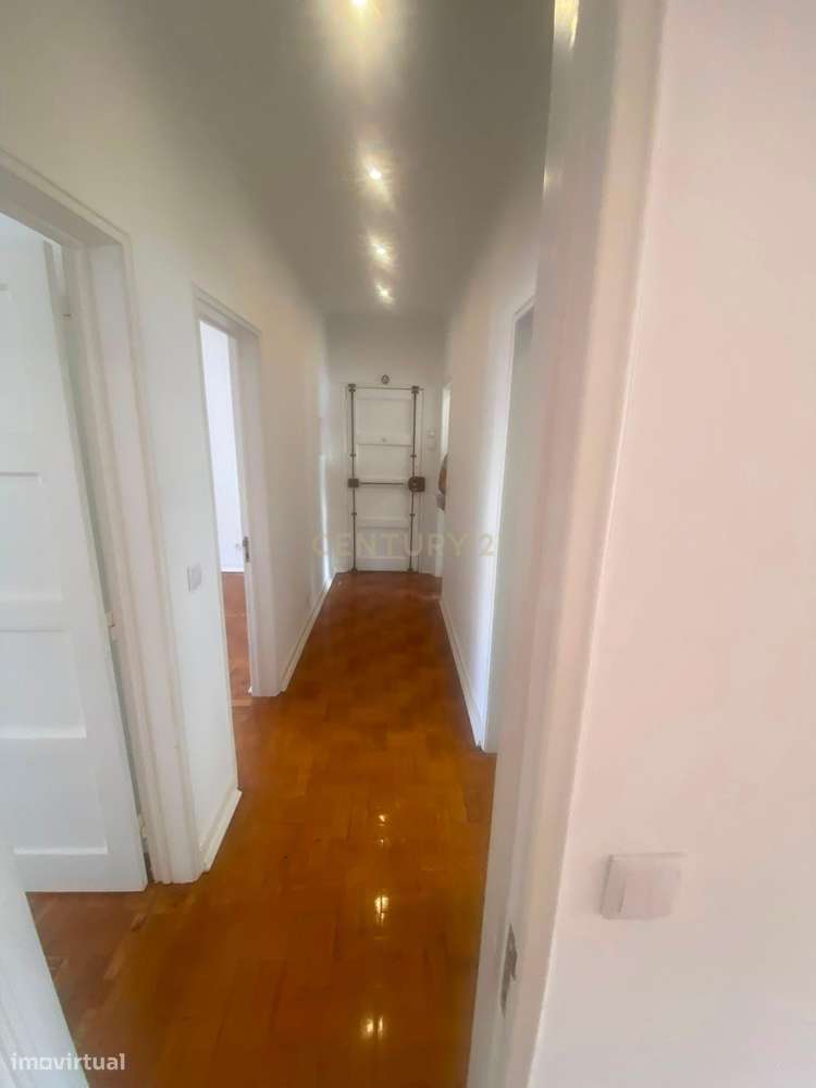 Apartamento T2 com possibilidade de utilização como T3 | Excelente loc-8