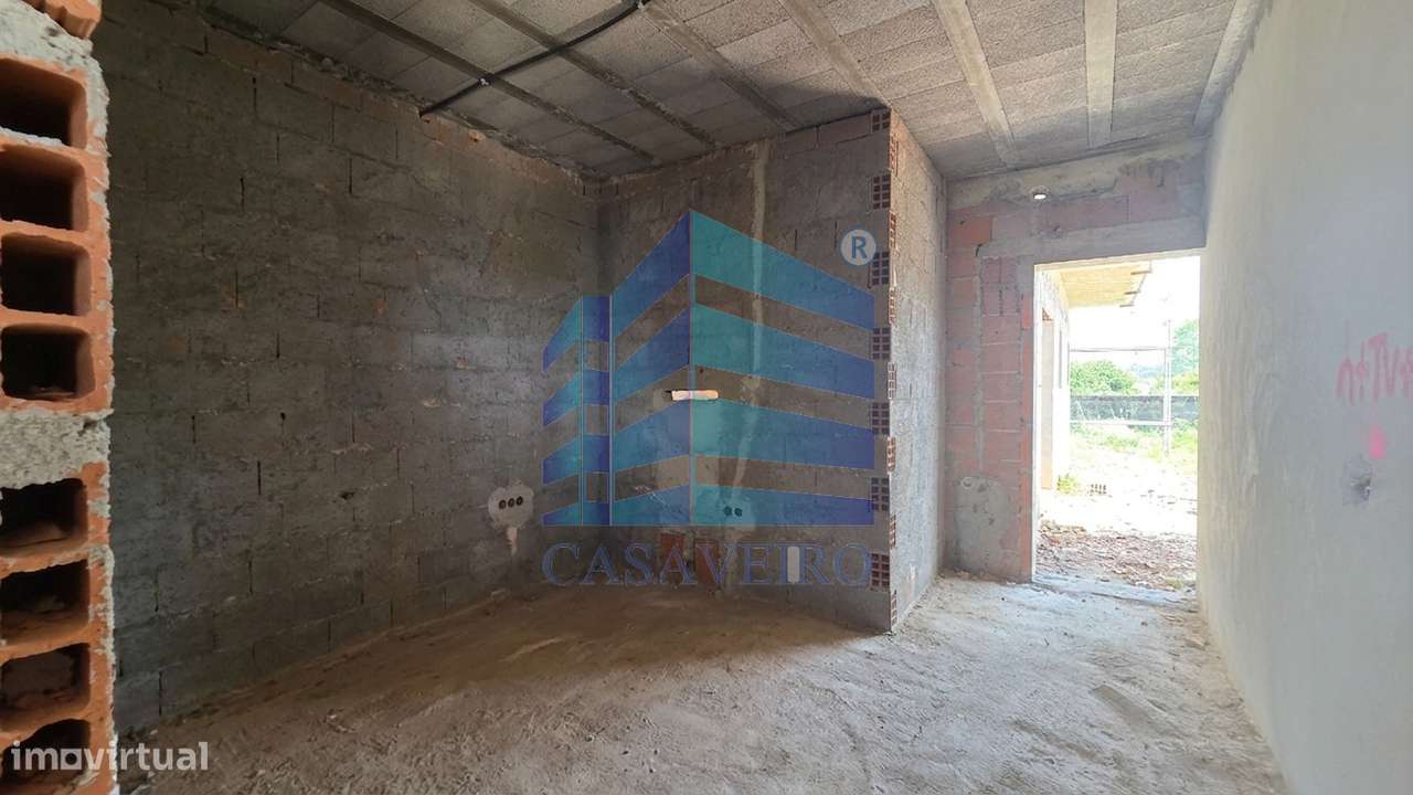 Moradia T3+1 Isolada com Piscina em Santa Joana-15