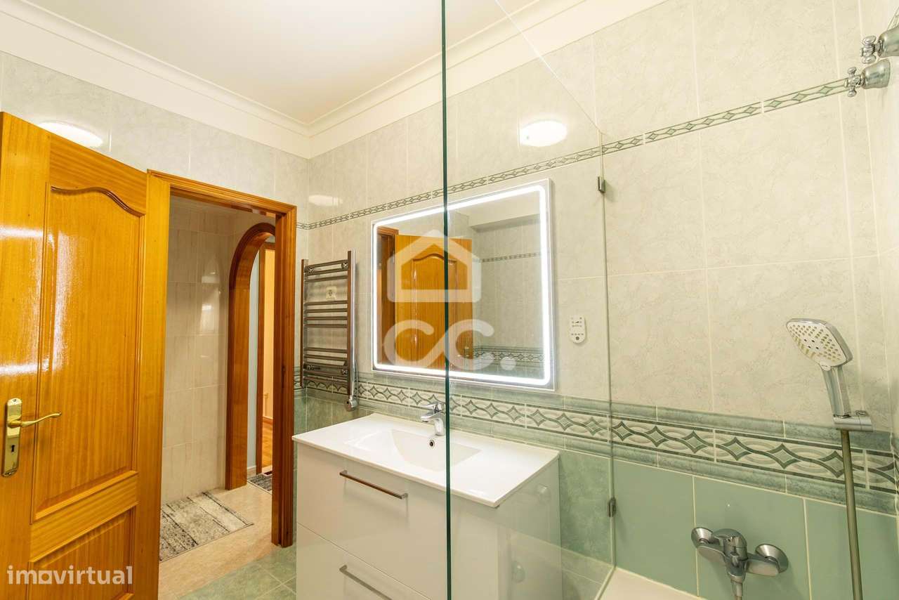 Apartamento T2 no Centro de Cacém-17