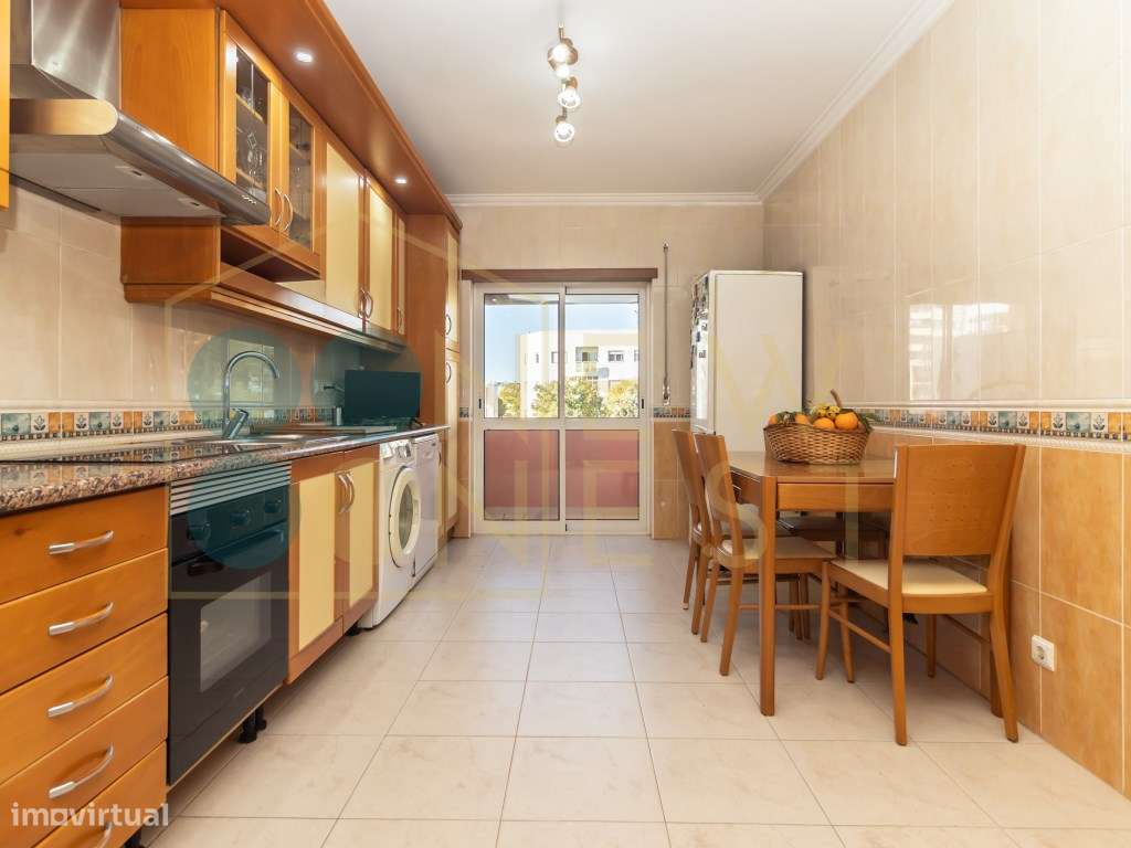 Apartamento T3 no Vale do Cobro com 128m²-11