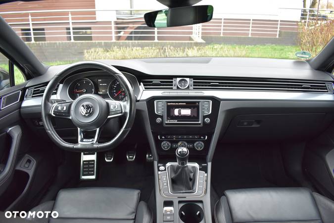 Volkswagen Passat 2.0 TDI BMT Highline - 23