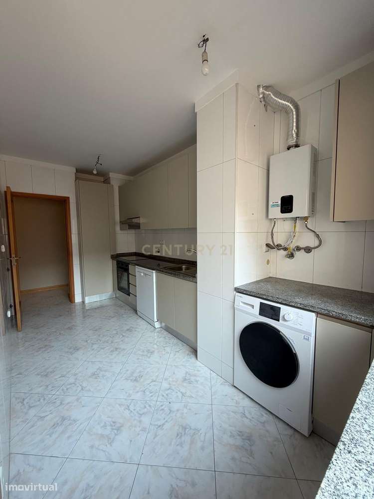 Apartamento Renovado em Braga (São Vítor) com Vista Panorâmica-4