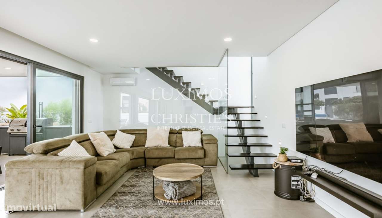 Moderna Moradia V3 com piscina para venda em Alcantarilha, Algarve - Grande imagem: 5/25