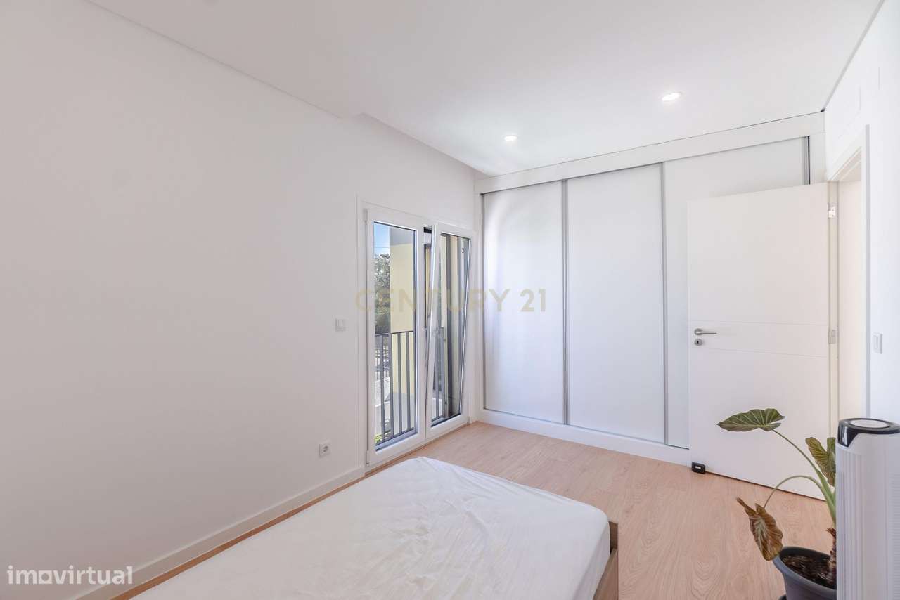 Moradia T3 + 2 com Piscina - Foros de Amora-21