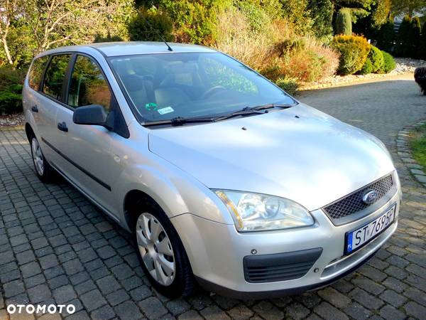 Ford Focus 1.4 Trend + - 3
