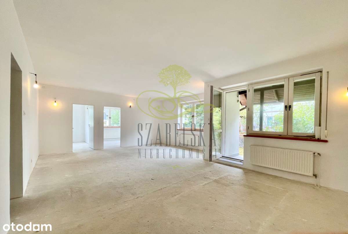 Podzielony na odrębne mieszkania, na działalność !-8