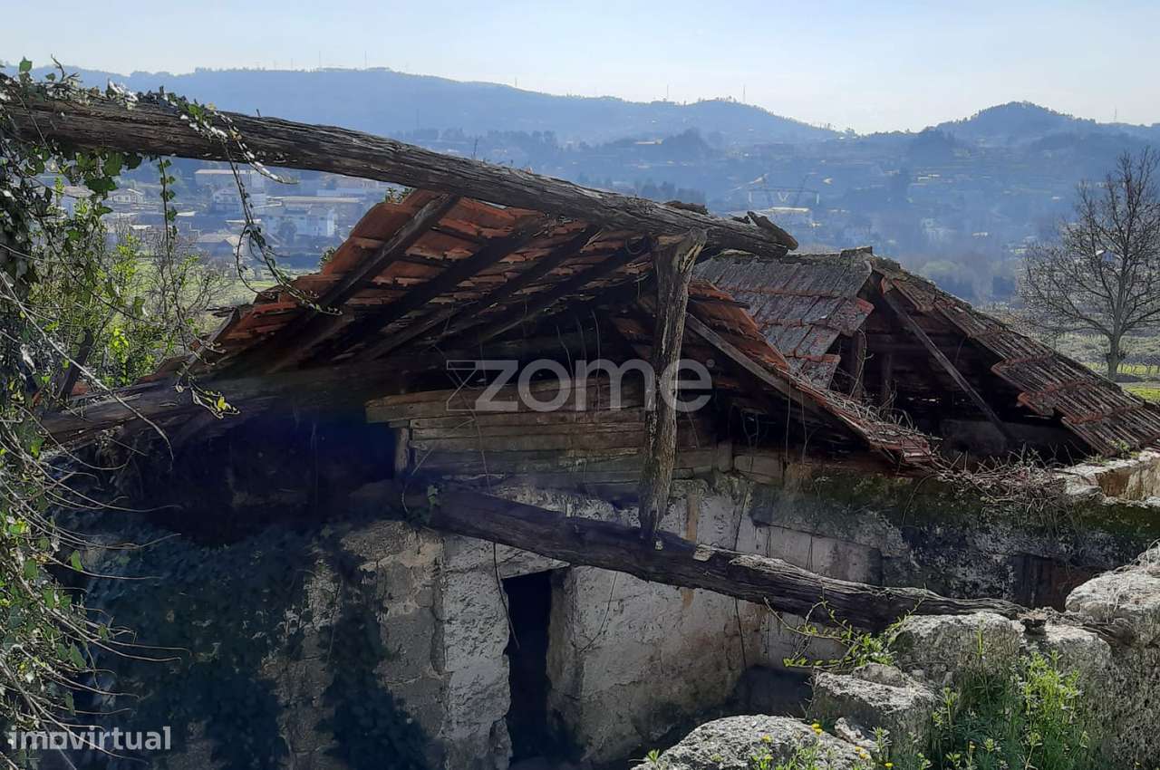 Moradia T2 em Ruínas com Terreno Rústico – Lordelo, Paredes - Grande imagem: 4/38