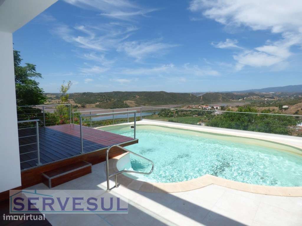 Espaçosa moradia de 2 pisos composta por 4 quartos com piscina e vi...-10