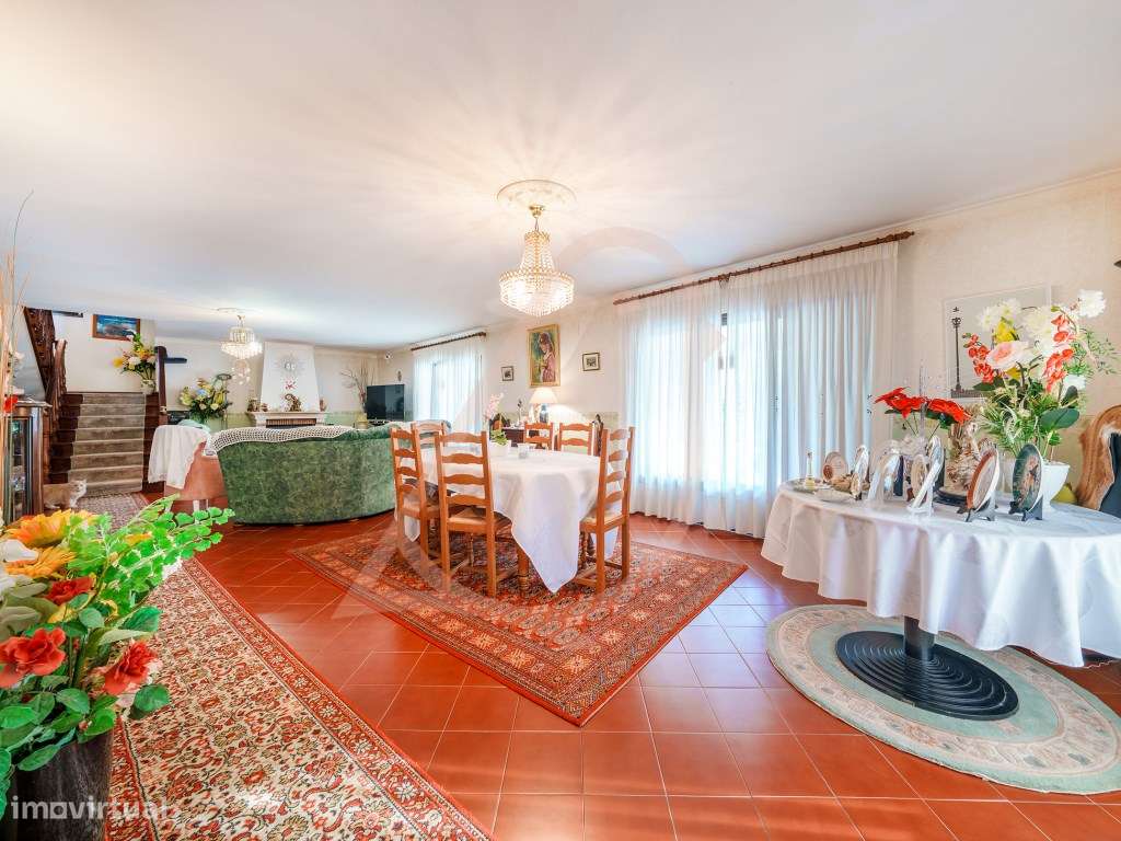 Refúgio Perfeito no Campo com Vista de Sonho e Piscina!-9