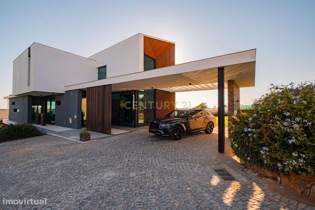 Villa de Luxo com 5 quartos e Vista Mar Panorâmica-9