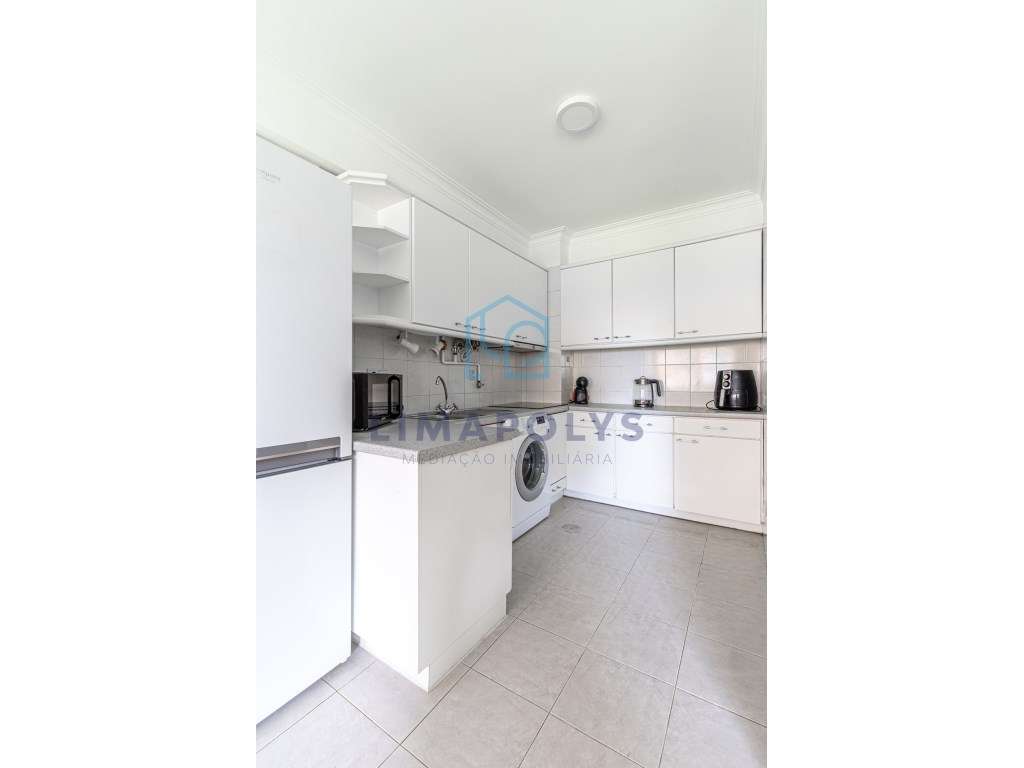 T2 na Praia da Amorosa: Luz, conforto e elevado potencial de invest... - Grande imagem: 4/11