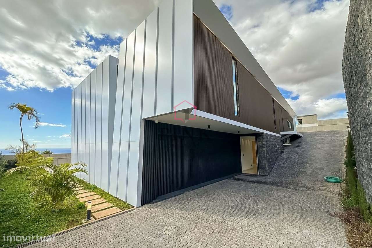 Moradia de Luxo com Piscina - T4 no Funchal-57