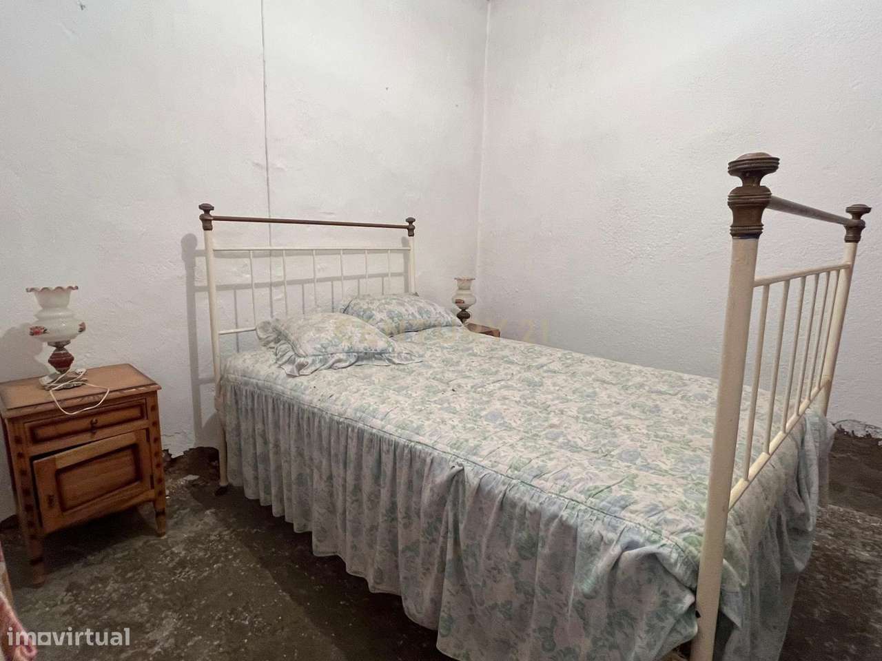 Moradia T2 , perto da praia, para Recuperar em Oriola, Évora.-6