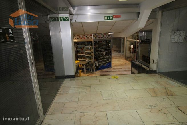 Excelente Oportunidade de Negócio! Loja à Venda no Centro Comercial...-6