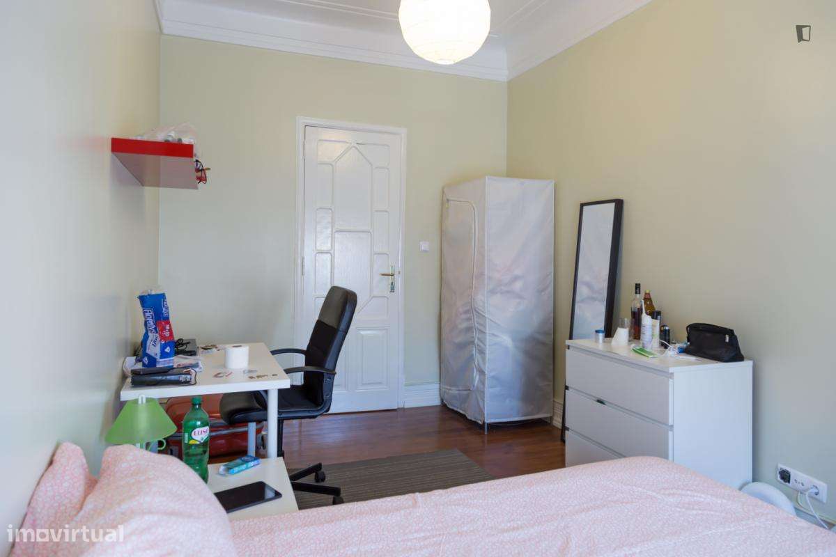 Quarto - localizado em Entrecampos Lisbon - Grande imagem: 5/7