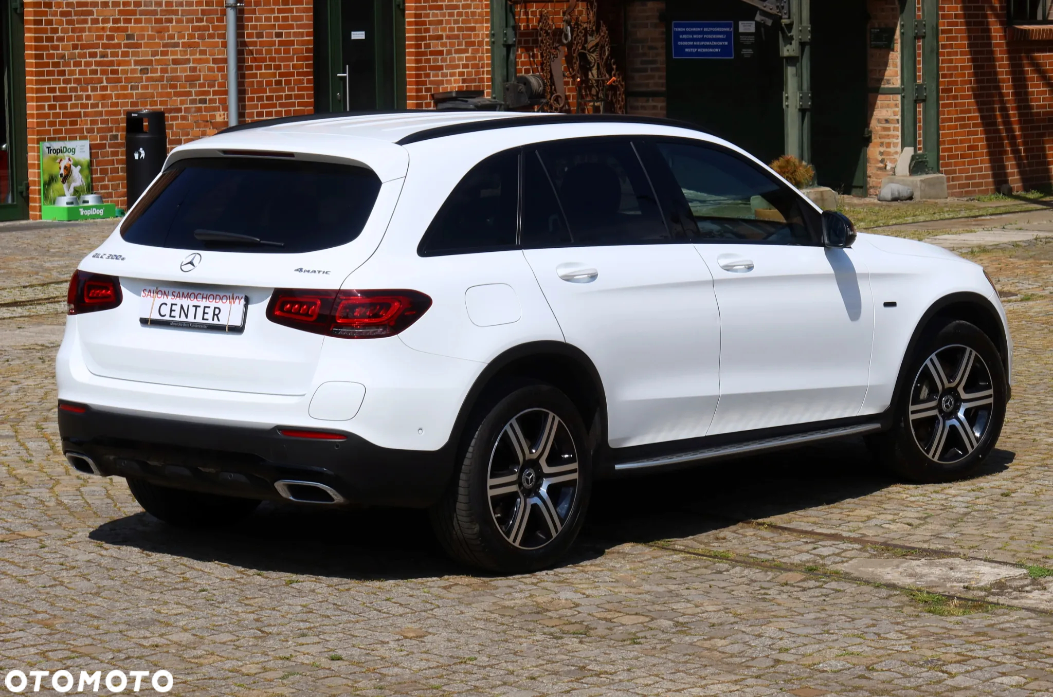 Mercedes-Benz GLC 300 e 4Matic 9G-TRONIC Exclusive - 34