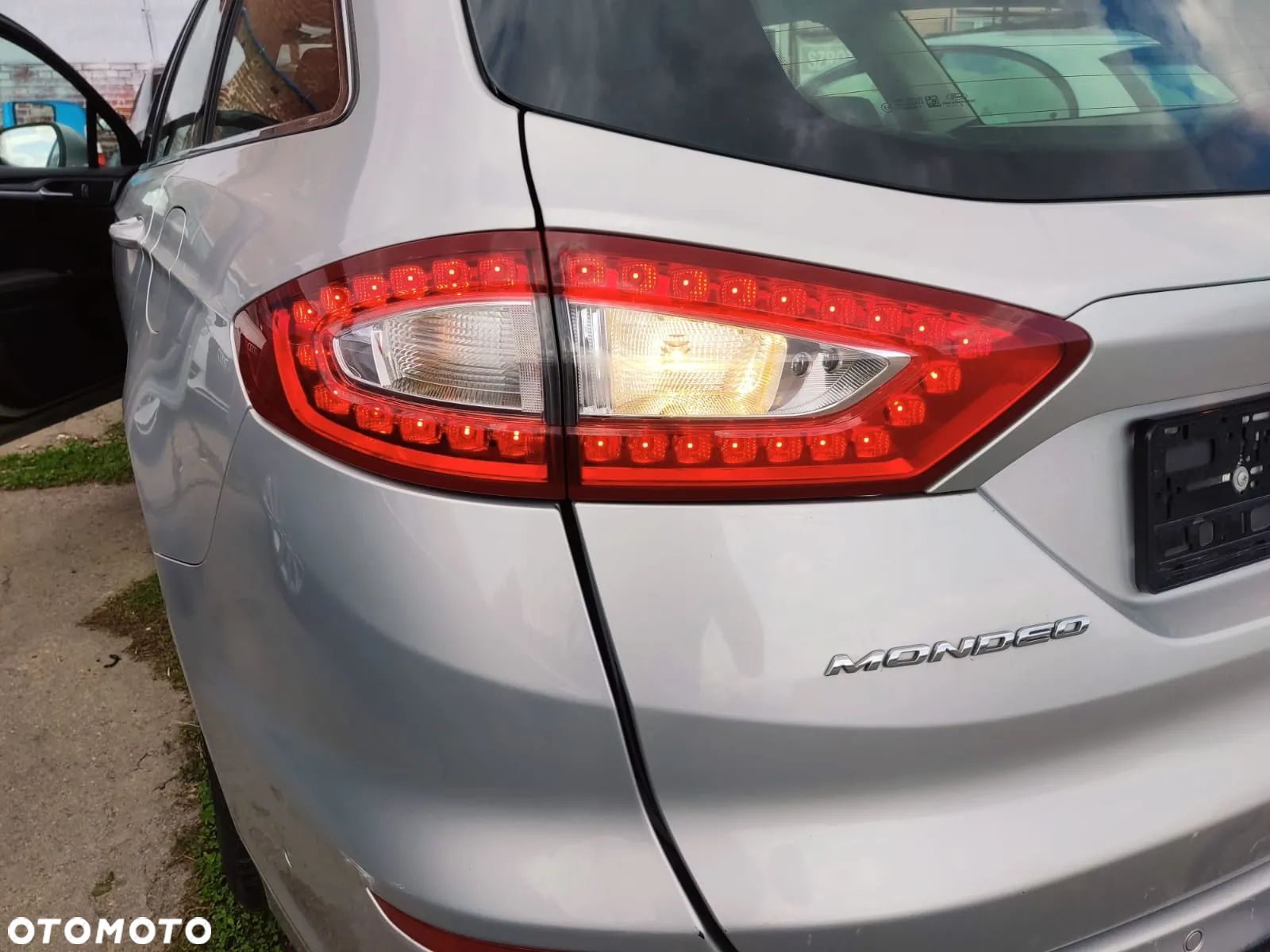 Lampa tył Ford Mondeo mk5 kombi - 1