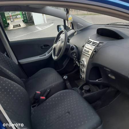 Toyota Yaris 1.3 VVT-i Luna - 4