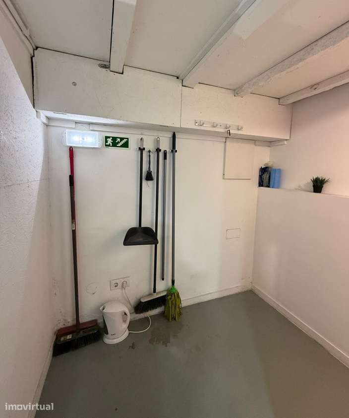 Trespasse de Lavandaria Self Service e Engomadoria - Amial (Porto)-4