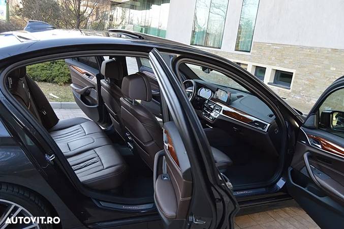 BMW Seria 5 530d xDrive Aut. Luxury Line - 25