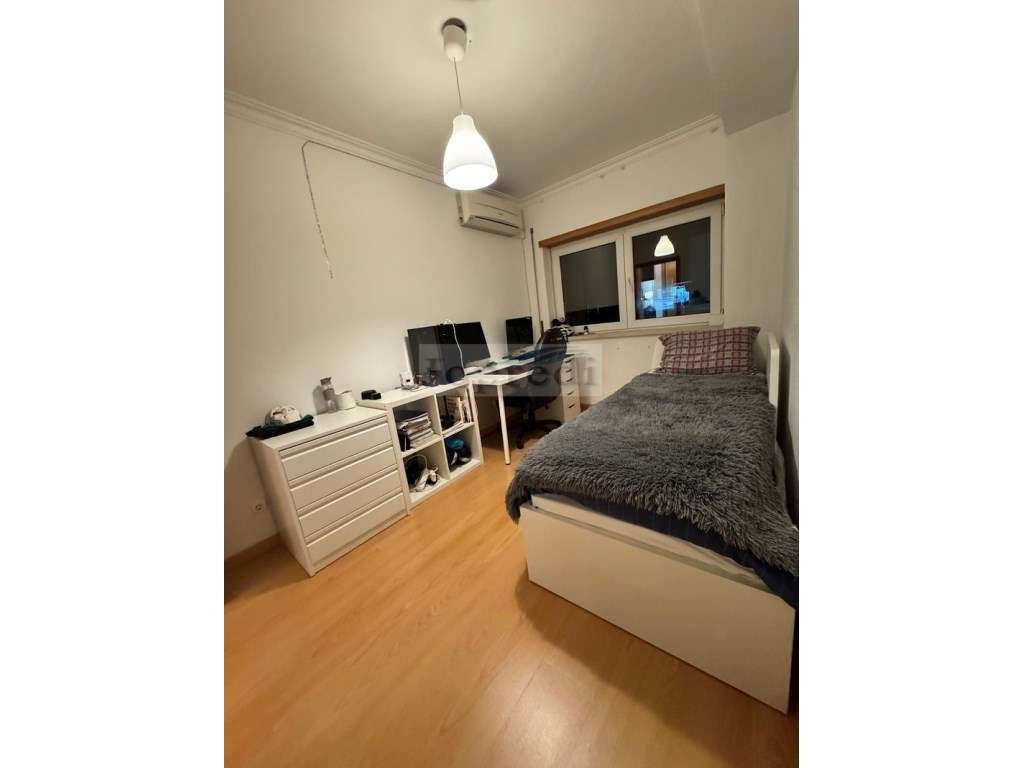 Apartamento Duplex T3+1 em Condomínio Fechado com piscina.-11