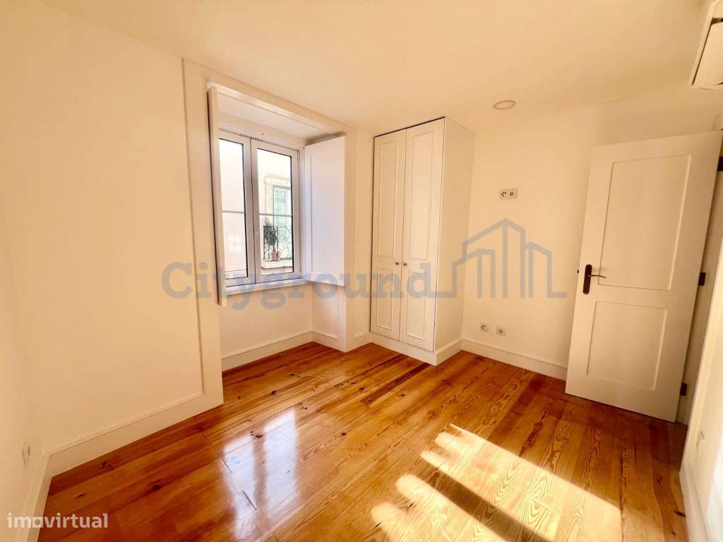 Exclusivo apartamento T2 de charme histórico e acabamentos de excel...-15