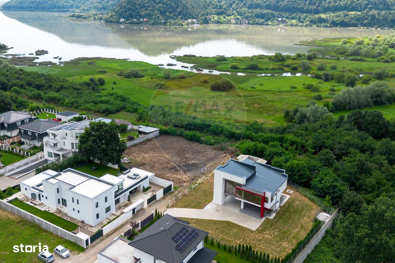 Vilă cu piscină de vanzare  – Bistrița - Imagine principală: 4/20