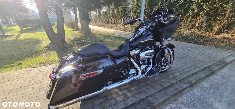 Harley-Davidson Touring Road Glide - 4