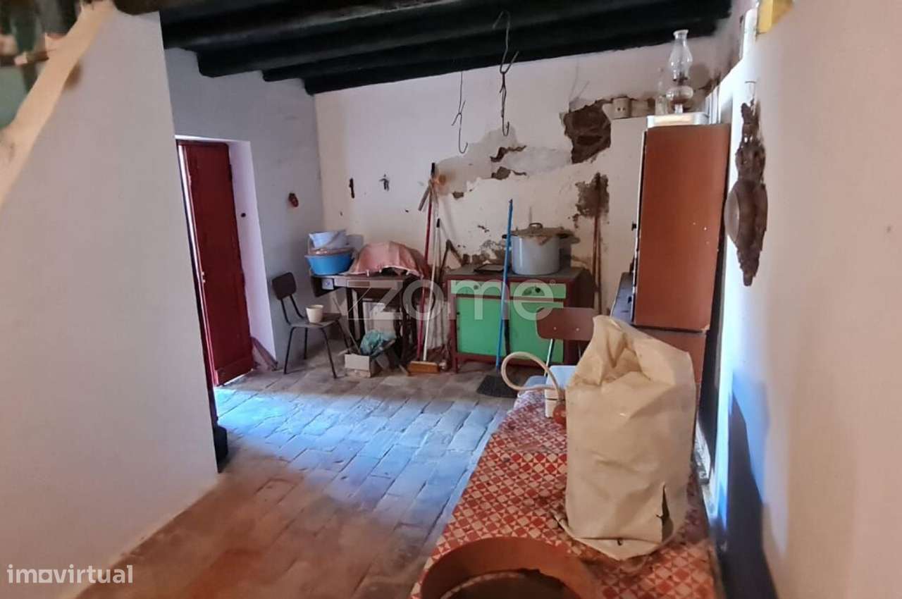 Moradia no centro de São Marcos da Serra - Grande imagem: 4/17