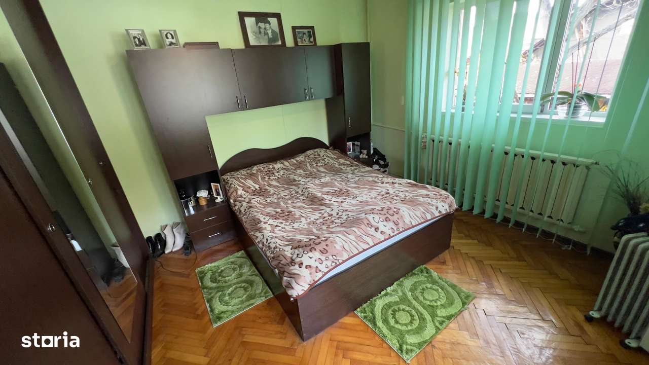 Casa zona centrala Petrosani-9