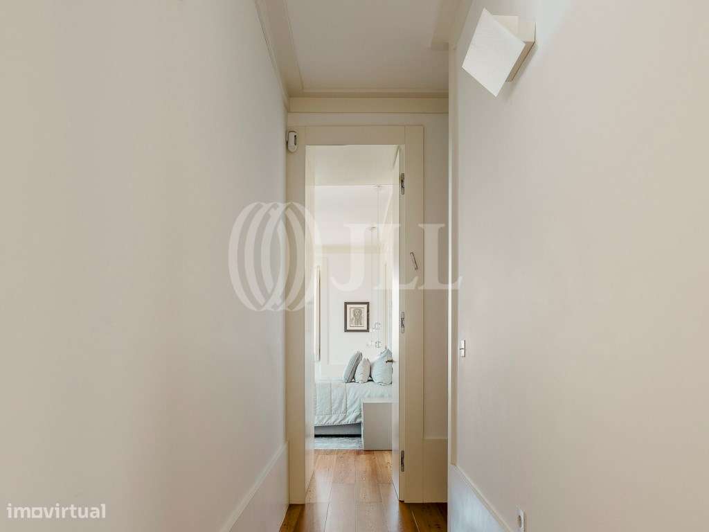 Apartamento T3+2 com jardim, em pleno Castelo, Lisboa-31