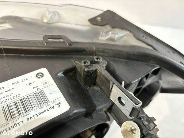 BMW X3 F25 Lampa przednia Xenon R - 13878 - 7