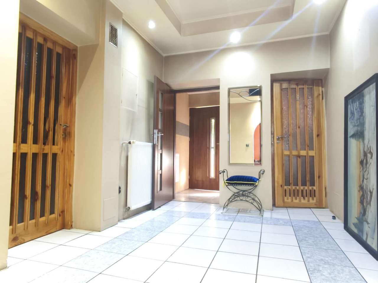 Solidnie zbudowany dom w dobrej lokalizacji.-16