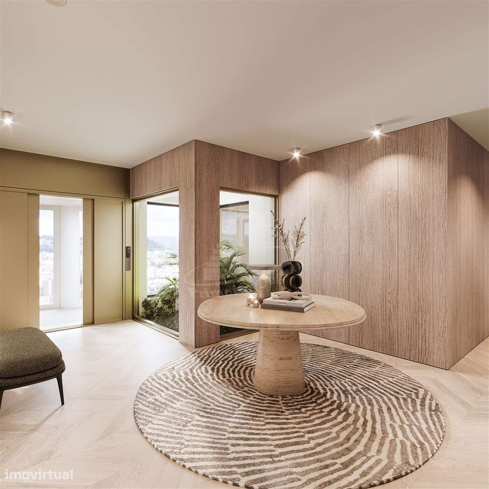 Luxo e Conforto: T4 no Último Piso em Braga-22