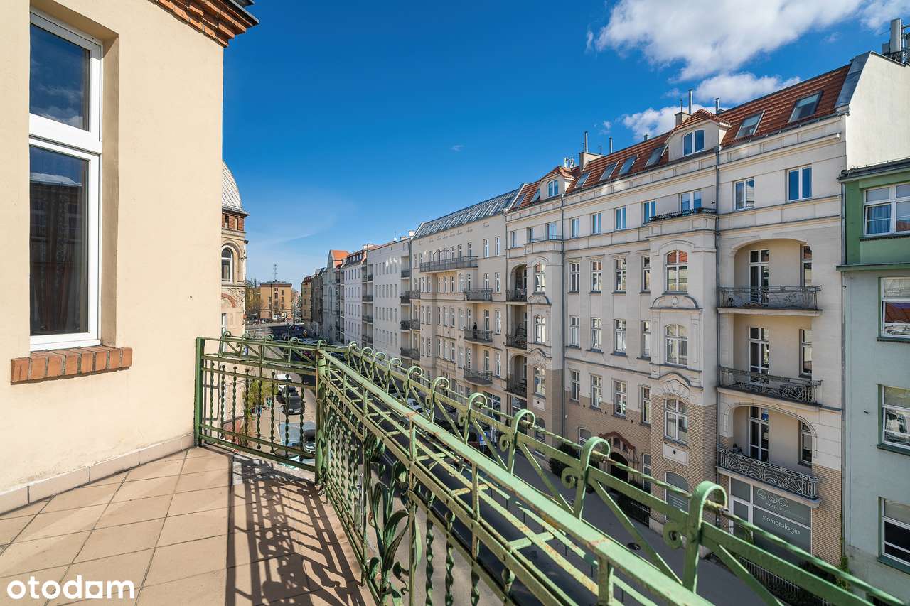 Trzystronne, z balkonem i piwnicą, przy tramwaju-13