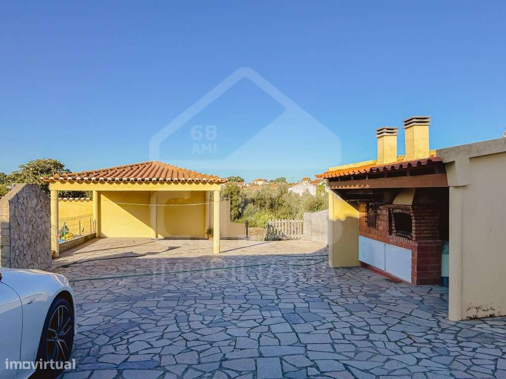 Moradia T4 com piscina na Barrosa - 4km de Benavente-35