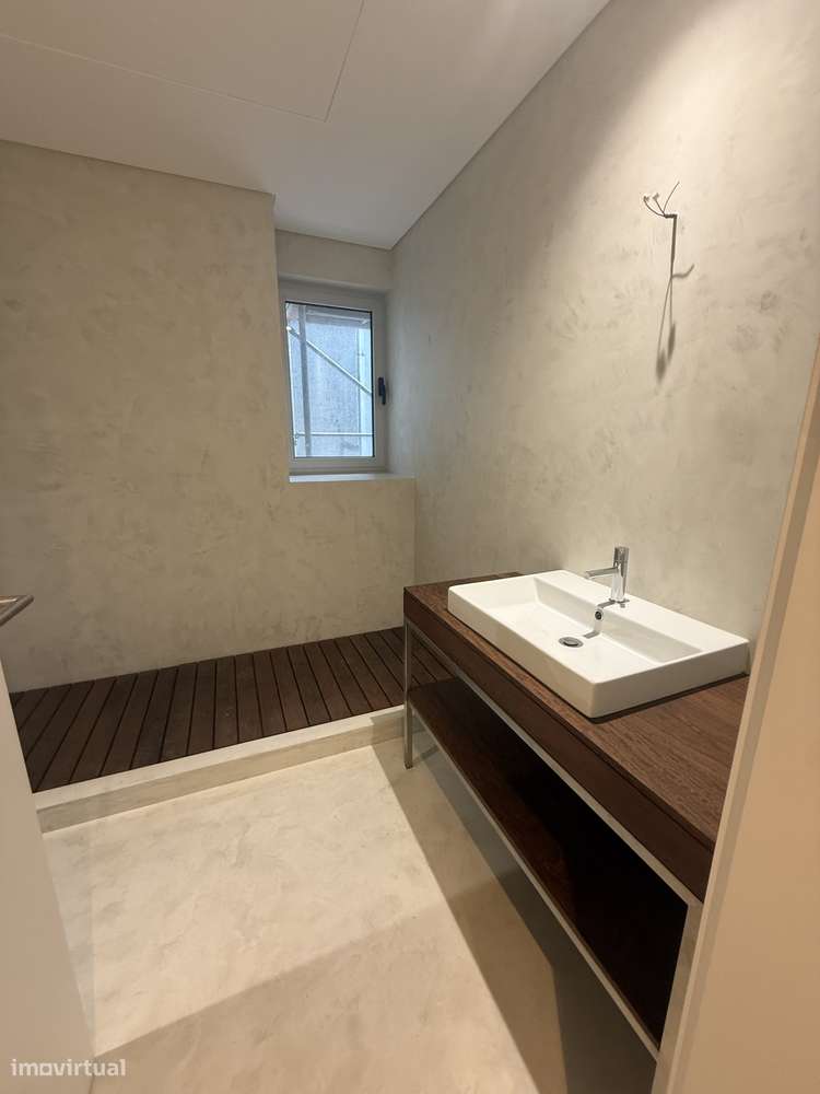 T3 com 3 suites totalmente renovado PORTO-8