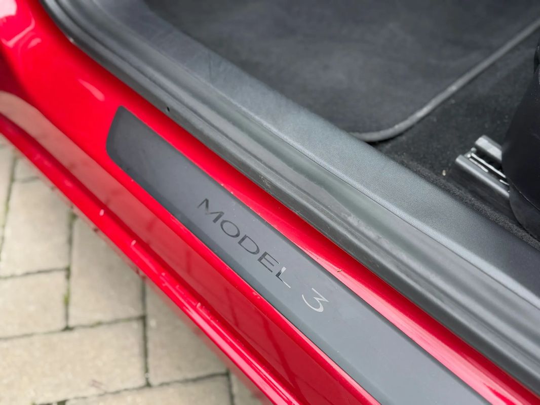 Tesla Model 3 AWD Long Range - 26