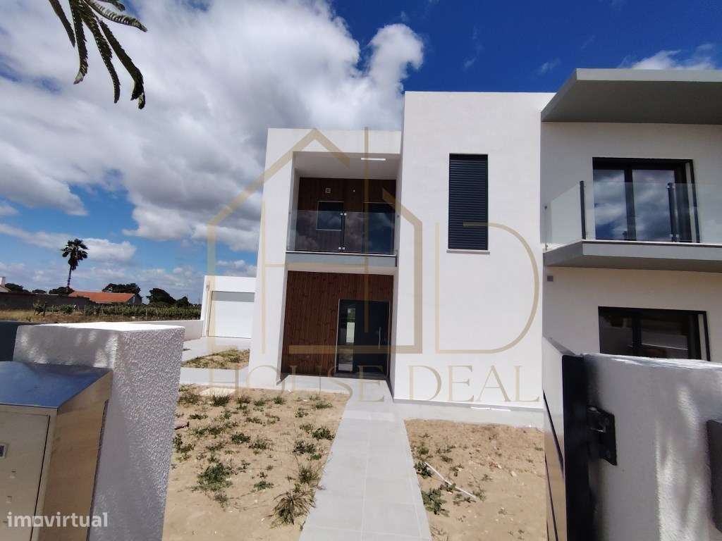 Magnífica Moradia T4 com Garagem e Piscina. Vendas de Azeitão-3