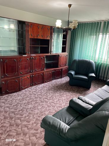 De vanzare apartament 3 camere (zona 800)-0